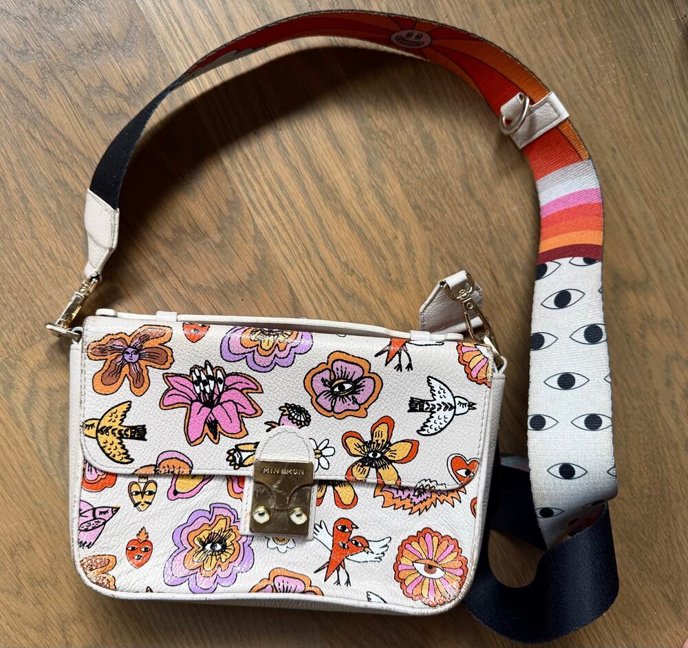 MIN & MON Amantis Cream Leather Crossbody Handbag in Bloom Motif GUC